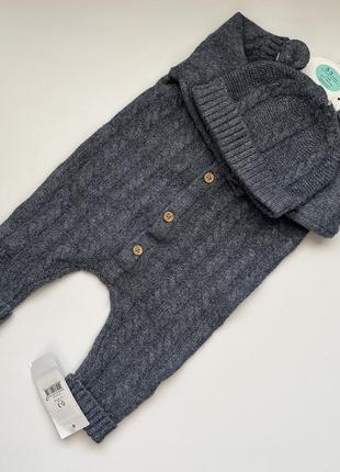 Вязаный набор двойка человечек и шапочка от бренда george