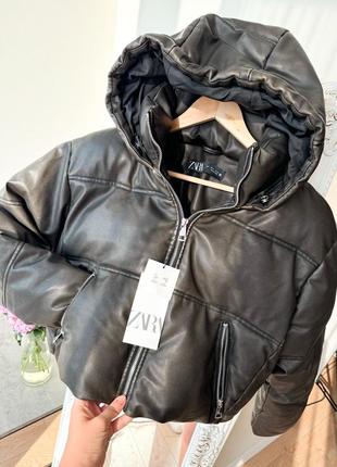 Коричневая зимняя дутая куртка с эффектом вытертости из эко кожи zara
