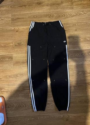 Штани adidas