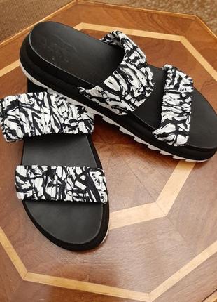 Шлепанцы шлепки