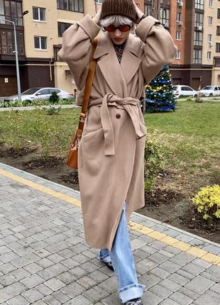 Крутое длинное пальто из шерсти и кашемира