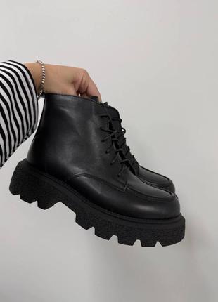 Женские зимние ботинки