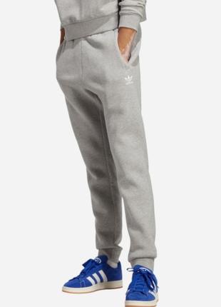 Спортивные штаны adidas