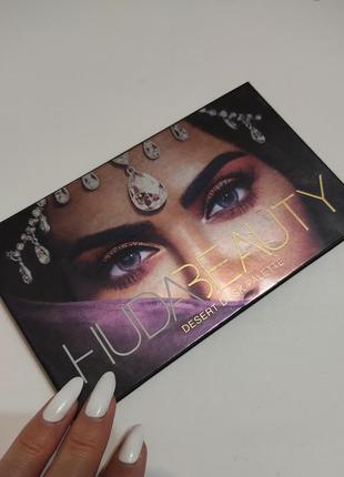 Палітра тіней huda beauty