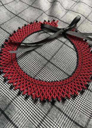 Колье из бисера, ожерелье из бисера, силянка из бисера, кризис из бисера, изделие из бисера, эно изделие
