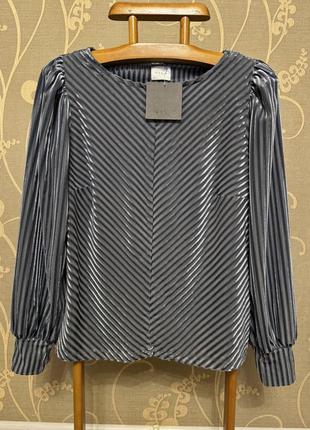 Дуже красива та стильна брендова кофточка 24.
