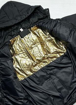 Стильна куртка .