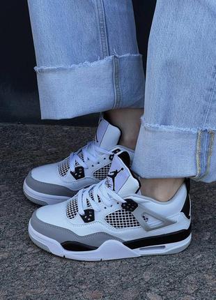 Жіночі кросівки nike air jordan 4 retro military black джордан білого з сірим та чорним кольорів