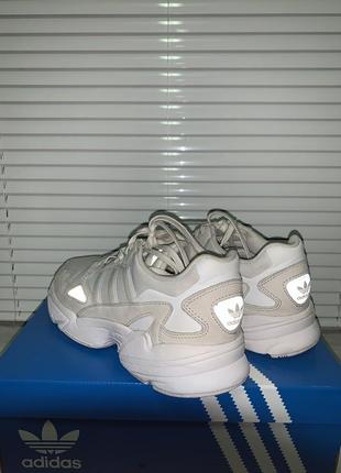 Оригінальні кросівки adidas4 фото