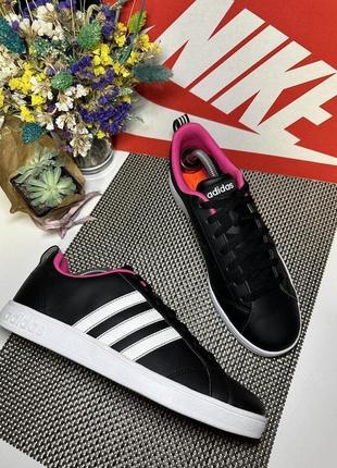 Оригінальні кросівки adidas