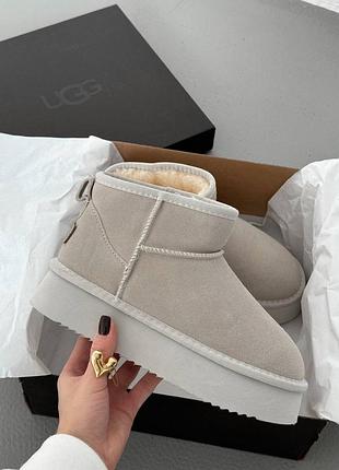 Ugg <unk> угги<unk> угги беж натуральная замша из лого
