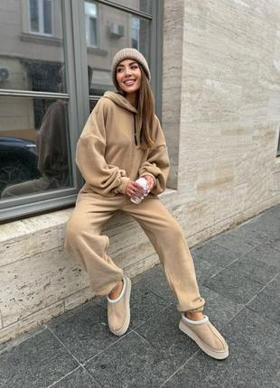 Теплый женский спортивный костюм на флисе
