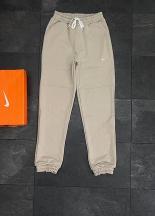 Спортивные штаны nike