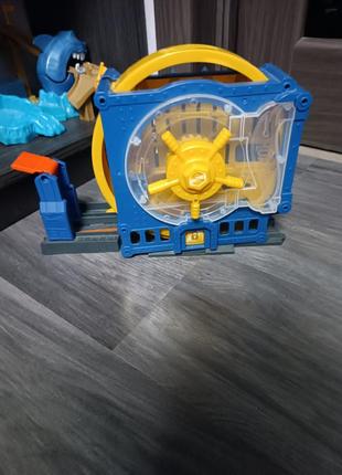 Трек hot wheels с машинками