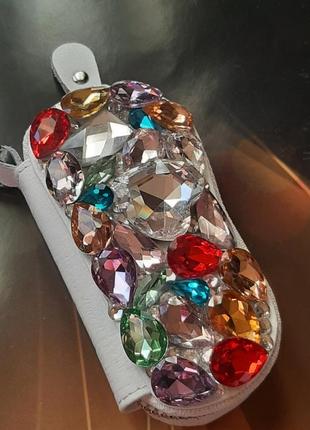 Шикарна шкіряна ключниця з камінням 💙💛❤💚🤍🖤💎італія