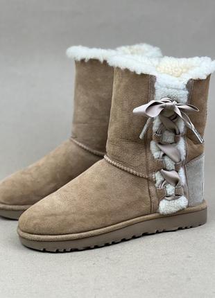 Оригінальні замшеві чоботи ugg