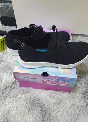 Кроссовки skechers слипоны оригинал черные 39( 26см) новые, не подойти размер.