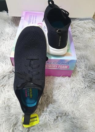 Кроссовки skechers слипоны оригинал черные 39( 26см) новые, не подойти размер. цена уже со скидкой7 фото