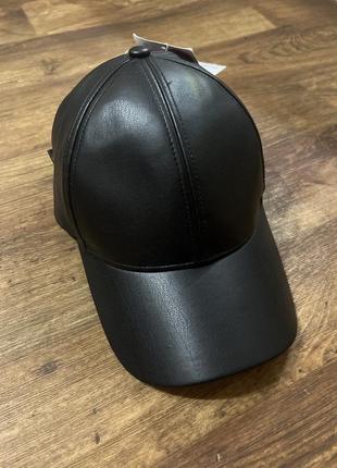 Кепка,бейсболка кожзам женская