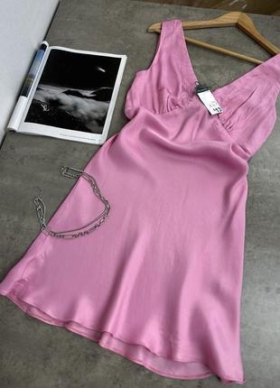 Стильное розовое платье из вискозы легкое сатиновое в бельевом стиле primark 12/l