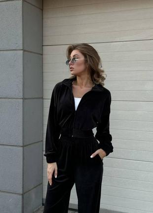 Жіночій велюровий костюм