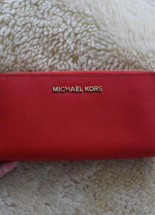 Замечательный женский кошелек michael kors красного цвета
