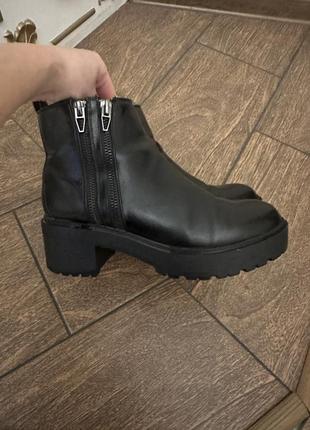 Стильні ботинки черевики bershka на флісі