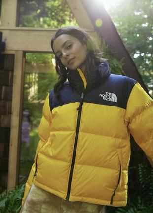 Желтая женская яркая куртка пуховик теплая зимняя the north face vintage 700 1996 retro nuptse