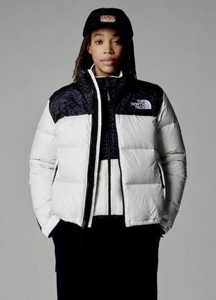 Белая женская яркая куртка пуховик теплая зимняя the north face vintage 700 1996 retro nuptse