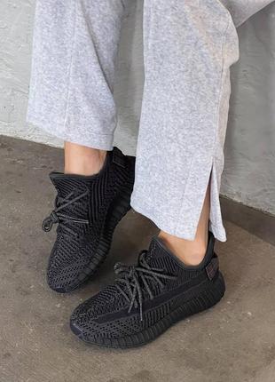 Жіночі кросівки adidas yeezy boost 350 black адідас ізі буст чорного кольору