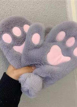 Рукавички лапки котика, котячі лапки