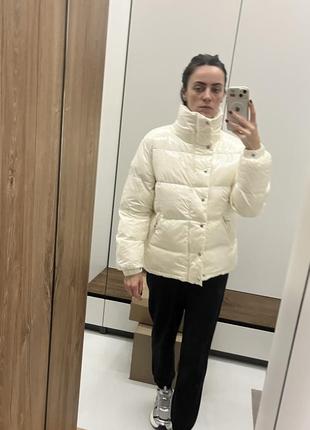 В наличии новый пуховик молочный в стиле moncler люкс