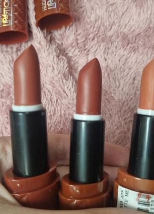 Помада для губ  💄 💄 💄