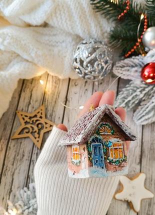 Ялинкова іграшка з папʼє-маше  будинок  іграшка новорічна