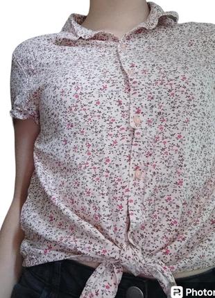 Блуза блузка рубашка з коротким рукавом з зав'язкою на ґудзиках рожева дрібна квіточка