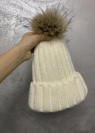 Шапка з натуральним помпоном