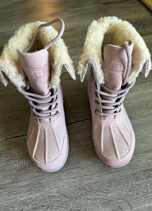 Дитячі черевики ugg. на овчині. розмір 30