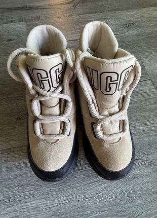 Ботинки детские ugg. размер 32/33