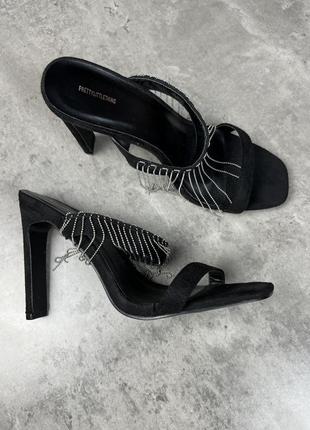 Босоніжки з прикрасами plt