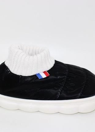 Теплые детские черные стеганые тапочки бурочки на резинке