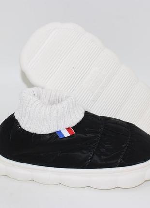 Теплые детские черные стеганые тапочки бурочки на резинке