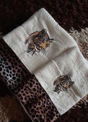 Набір махрових рушників.