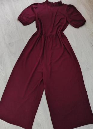 Вишневый комбинезон с брюками палаццо от asos.