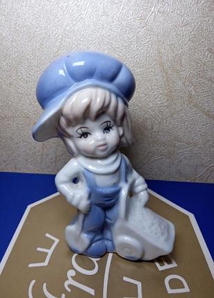 Порцелянова статуетка