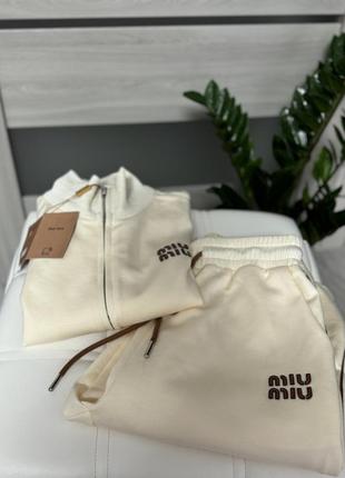 Продам костюм miu miu