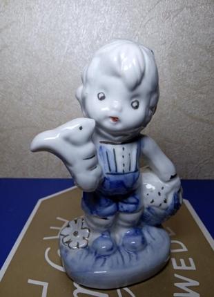 Порцелянова статуетка