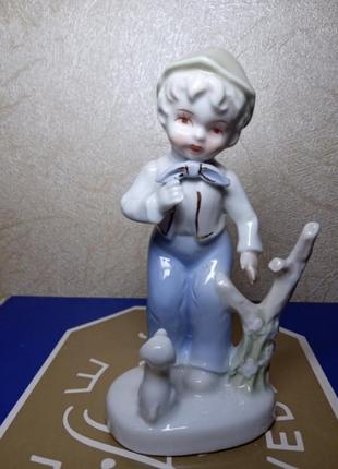 Порцелянова статуетка