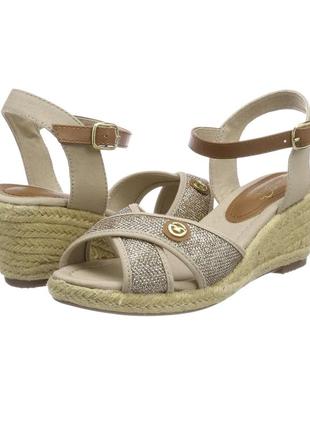 Сандалии босоножки