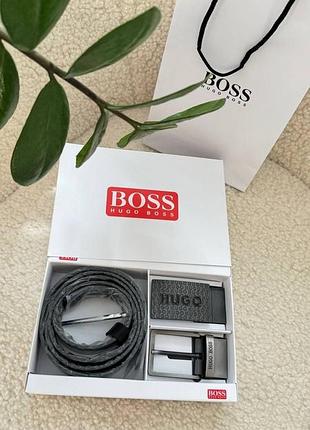 Подарочный мужской набор hugo boss две пряжки и кожаный ремень