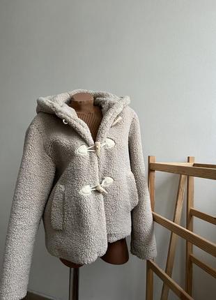 Шубка тедді бежева коротка з капюшоном оверсайз від new look s-l